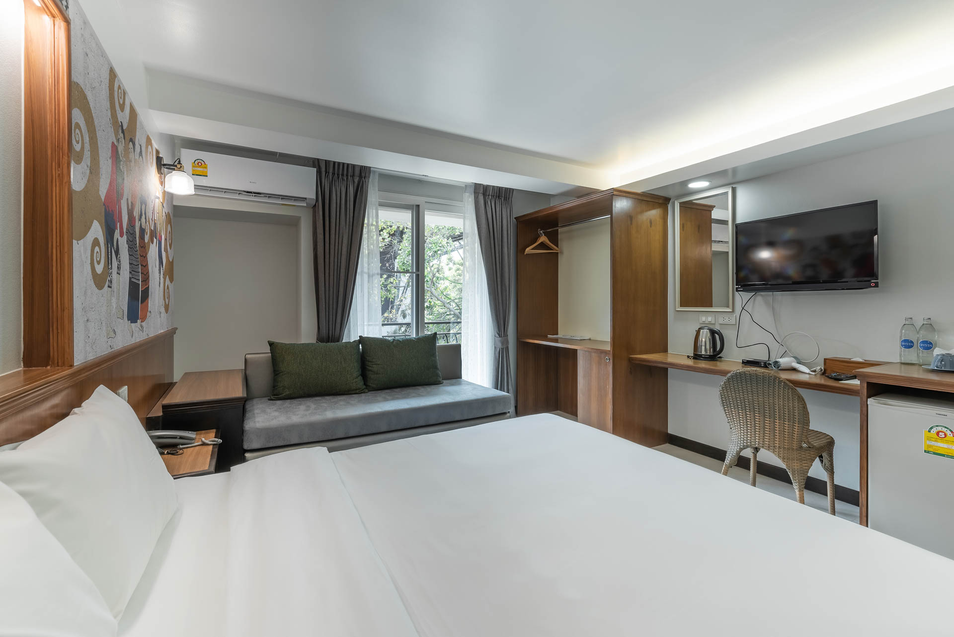 Superior King Bed Room Cozytel Chiang Mai Hotel
